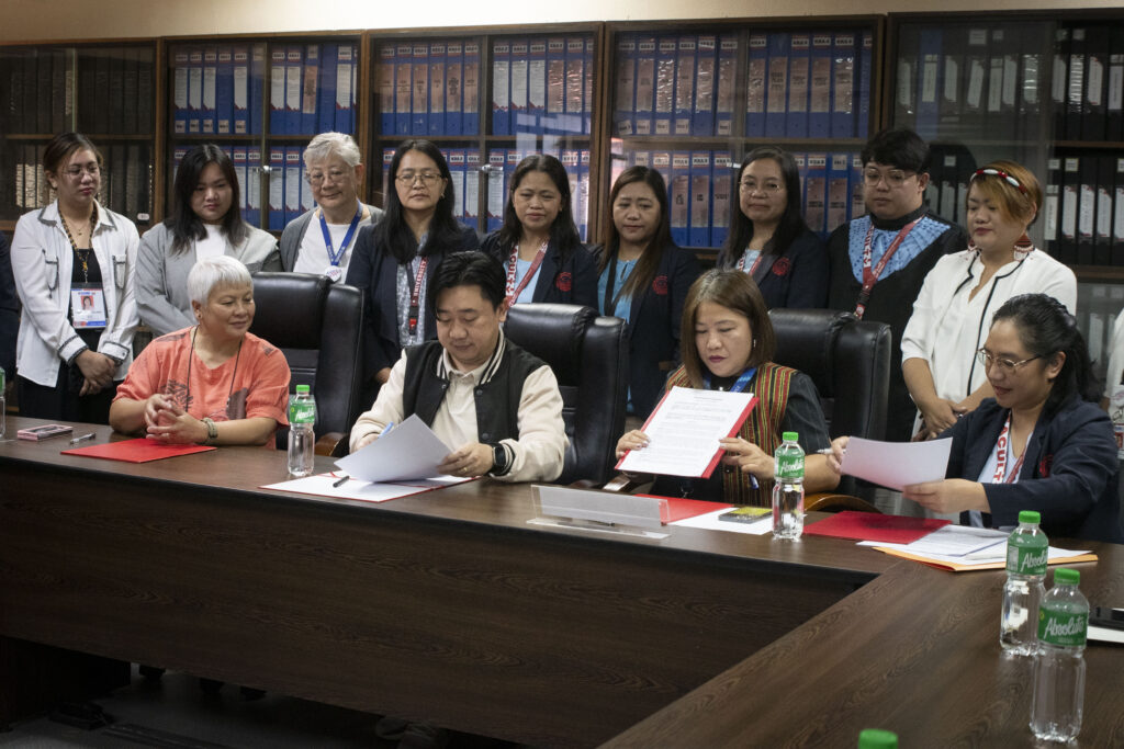 UB President Dr. Javier Herminio D. Bautista, UBHS Principal Dr. Violeta F. Apiles, Regional Director Dr. Maria A. Catbagan-Aplaten, Division Chief Ms. Amelyn P. Cabrera, together with DSWD personnel, social workers, agency representatives, and UBHS faculty members during the signing of the Memorandum of Agreement particularly on the Reading and Tutorial Reformation Program